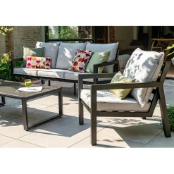 New Hartman Sierkussen 50 x 30 sitri raspberry