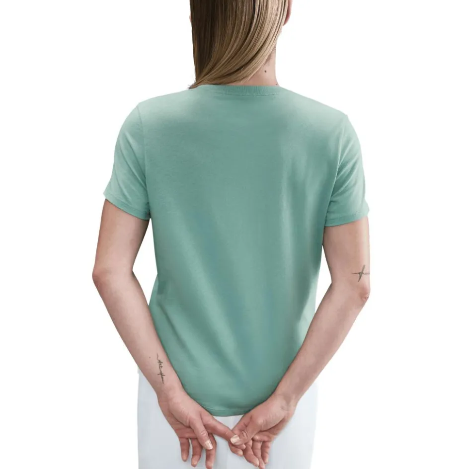 Nike Sportswear Club Essentials shirt dames cannon