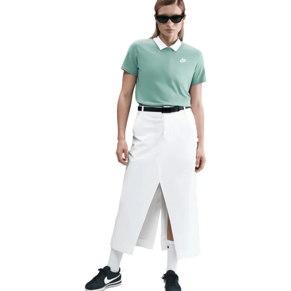 Nike Sportswear Club Essentials shirt dames cannon