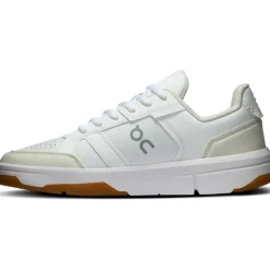 On THE ROGER Clubhouse schoenen dames white ivory