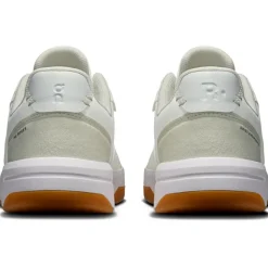 On THE ROGER Clubhouse schoenen dames white ivory